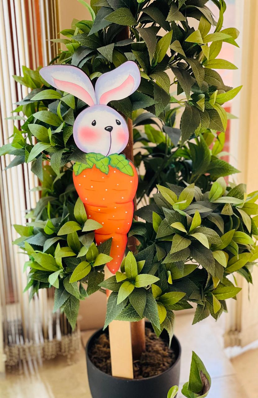 Estaca de Conejitos con Zanahorias